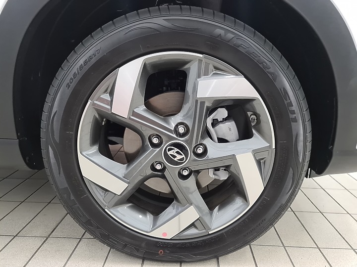 挑戰尺碼迷思!4米都會小休旅新選擇 Hyundai Venue靜態賞車