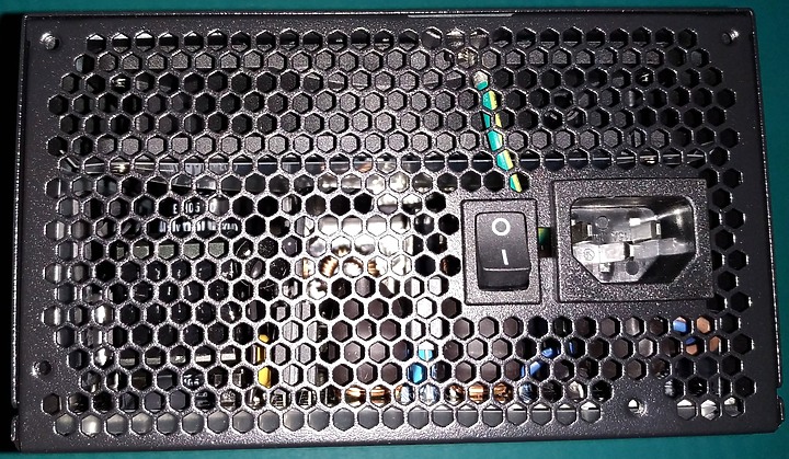 InWin P75 750W金牌全模組電源供應器開箱
