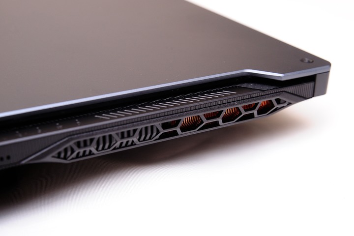 螢幕加大更全能，ASUS TUF Gaming A17 FA706IU 電競筆電開箱測試