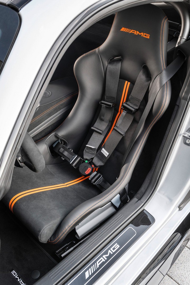 最強賓士誕生！Mercedes-AMG GT Black Series挾730匹馬力吞噬所有道路
