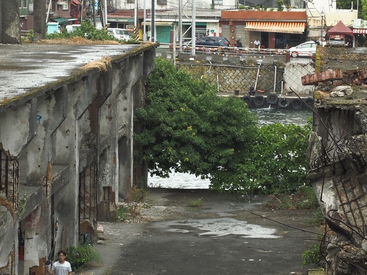 【小惡魔振興券】基隆市 中正區 原住民文化會館｜阿根納原味餐廳｜阿根納造船廠遺構 — 八尺門水道旁的知名打卡景點與小型文物館