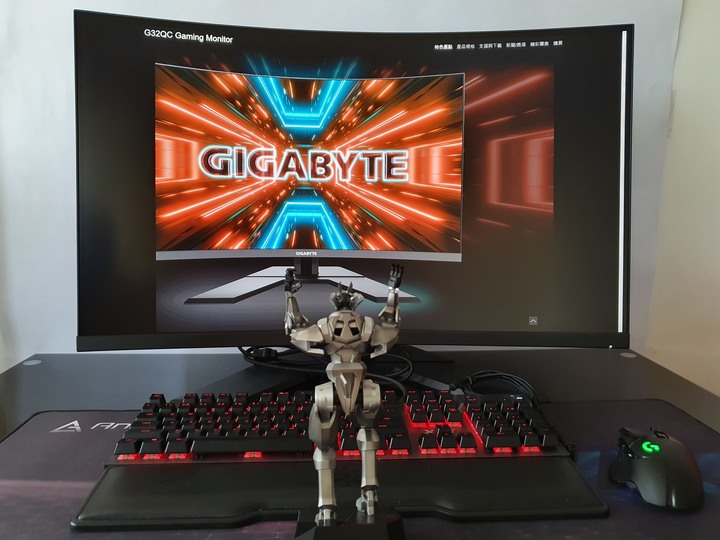 It's time to join the fight. GIGABYTE最新戰術型曲面電競螢幕G32QC開箱試用