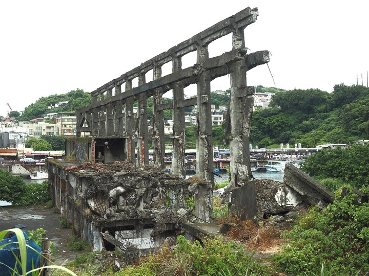 【小惡魔振興券】基隆市 中正區 原住民文化會館｜阿根納原味餐廳｜阿根納造船廠遺構 — 八尺門水道旁的知名打卡景點與小型文物館