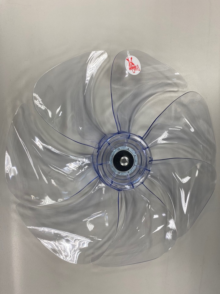 新入手的艾美特14吋日本無刷馬達垂直仰頭立扇SA35195R