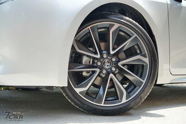頭文字「C」Toyota Corolla Sport 旗艦版試駕~~那個c 有點帥