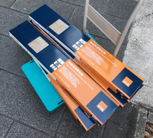 搬新家～DIY把原本的深色地板改掉了