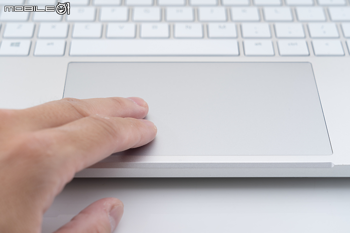 Razer Blade 15 Studio Edition 全台首測｜一機完成工作娛樂大小事！