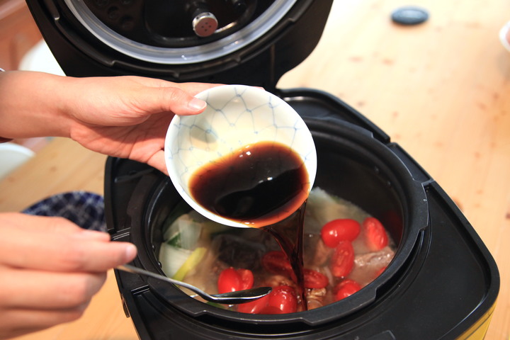 傳說中的廚具-Tefal 法國特福鮮呼吸智能萬用鍋 深度評測