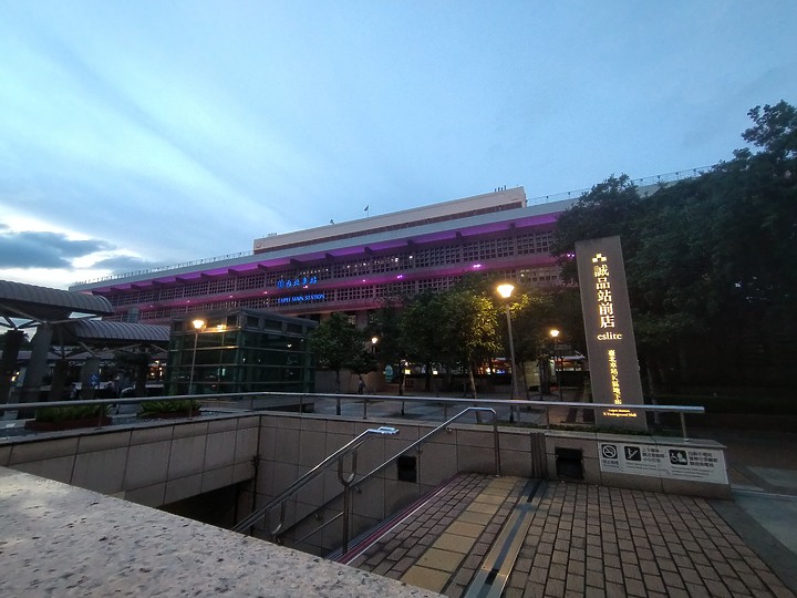手機實拍:HTC Desire 20Pro拍照