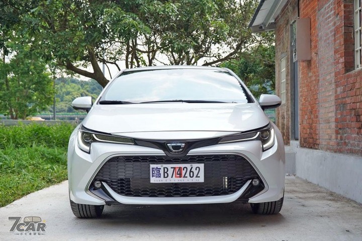 頭文字「C」Toyota Corolla Sport 旗艦版試駕~~那個c 有點帥
