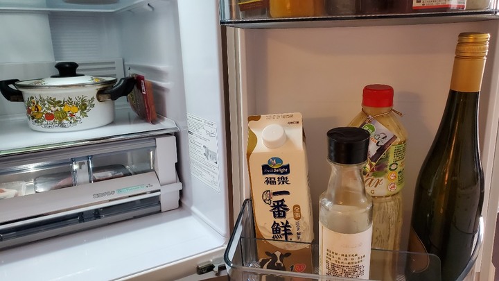 振興券來得真是時候,開箱新買的日立冰箱RHW610JJ