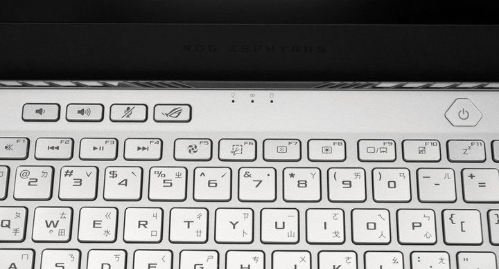 白嫩小鋼炮 ASUS ROG Zephyrus G14 電競筆電開箱