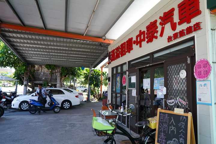 【台東鹿野│景點】台東2020年國際熱氣球嘉年華,附上交通攻略,10週年28顆造型球輪番上陣,每日兩場繫留體驗,還有光雕秀