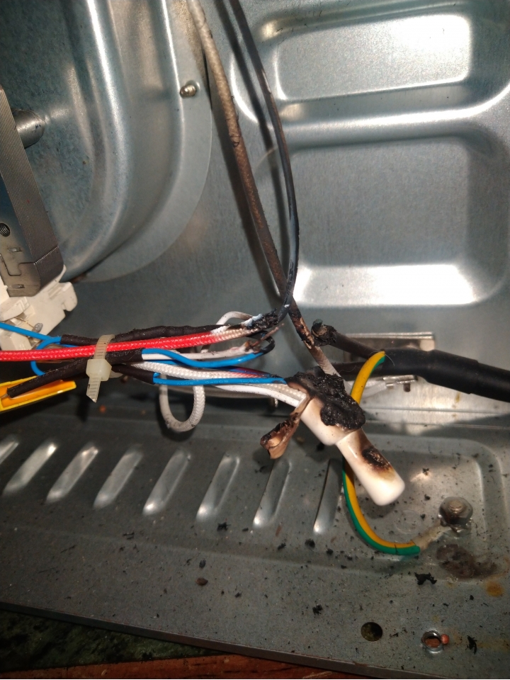 烤箱內部線路燒毀 求助