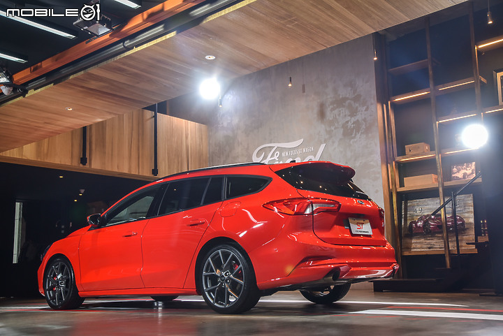 Ford 旅行師兄弟鬩牆,Mondeo Wagon、Focus ST Wagon 如何抉擇?
