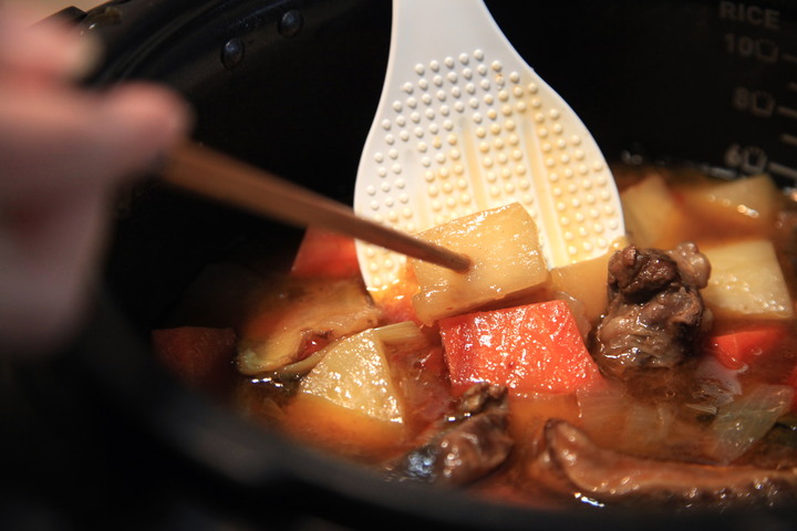 傳說中的廚具-Tefal 法國特福鮮呼吸智能萬用鍋 深度評測
