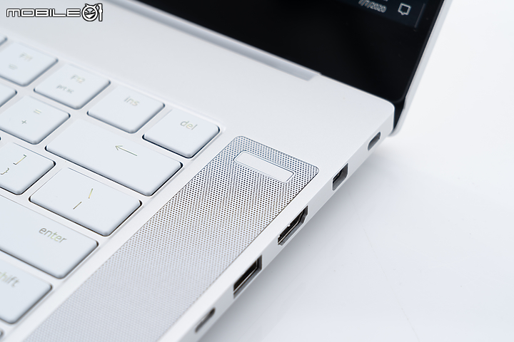 Razer Blade 15 Studio Edition 全台首測｜一機完成工作娛樂大小事！