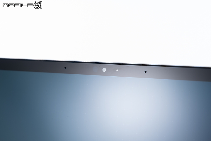 Razer Blade 15 Studio Edition 全台首測｜一機完成工作娛樂大小事！