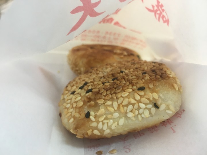 [食記] 萬大蟹殼黃，台灣台北萬華鹹香美味的小吃，蟹殼黃