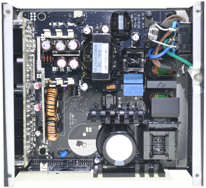 InWin P75 750W金牌全模組化電源開箱