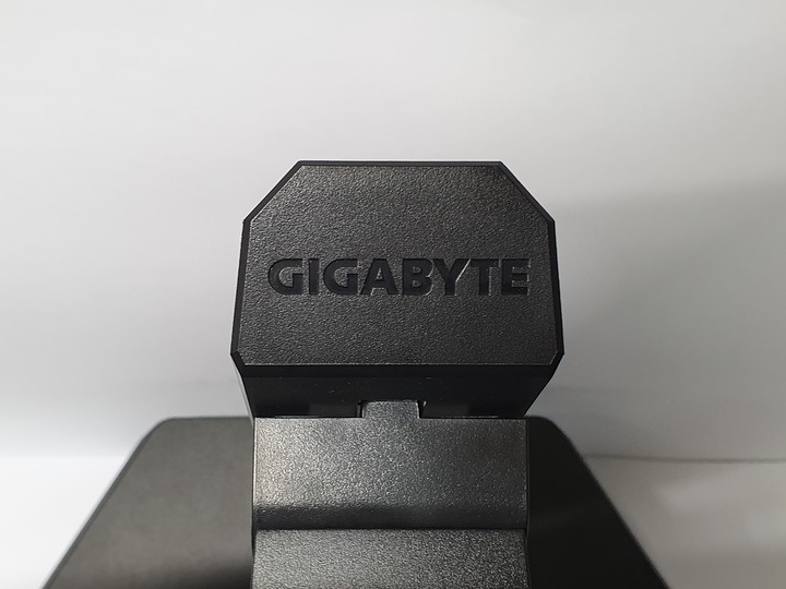 It's time to join the fight. GIGABYTE最新戰術型曲面電競螢幕G32QC開箱試用