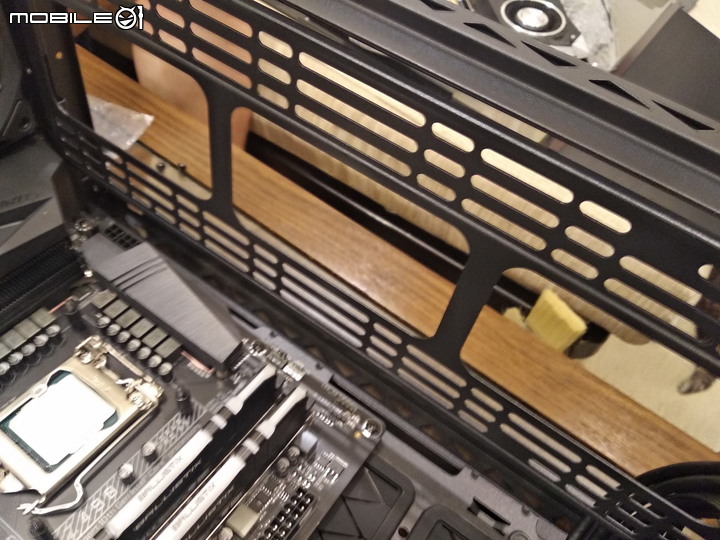 真勇者開箱TT Floe DX RGB 360一體式水冷散熱器