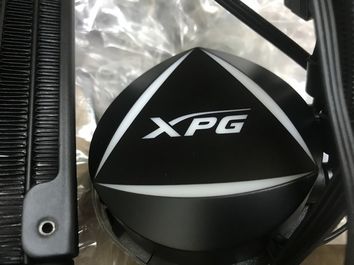 更換XPG LEVANTE 240 ARGB CPU水冷散熱器分享