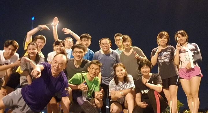2020戀戀197~海景無限好,只是快熱昏~粉嶺族一把年紀了穿迷你裙能看嗎~