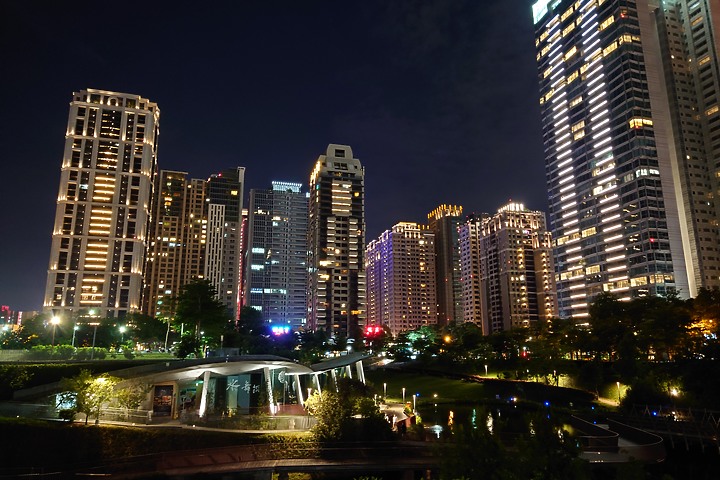 點我看大圖 持續進化的 _ Xperia 1 II