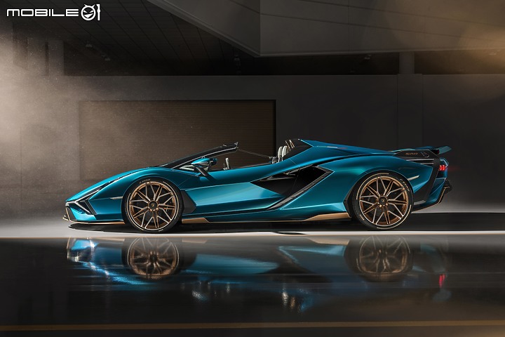 【海外新訊】Lamborghini有史以來最強敞篷跑車「Sian Roadster」誕生,V12+輕油電系統帶來819hp馬力!