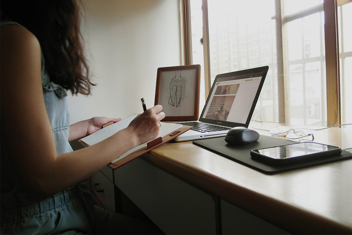 辦公桌上的質感物件,質感風格從細節開始 – Waymax 威瑪 Waypad 黑方方無線充電滑鼠墊推薦