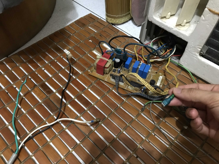 窗型多得利冷氣 電容接法請教大神們幫幫忙
