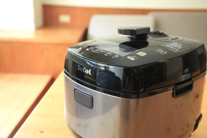 傳說中的廚具-Tefal 法國特福鮮呼吸智能萬用鍋 深度評測