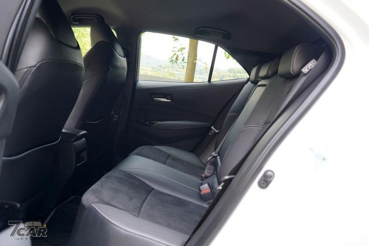 頭文字「C」Toyota Corolla Sport 旗艦版試駕~~那個c 有點帥