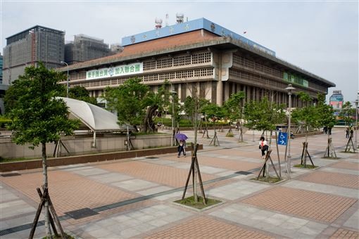 老照片故事/34年前台北車站這樣擠月台 竟然有陽光