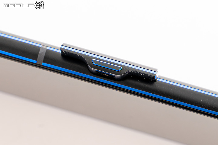 Lenovo Legion Phone Duel開箱速覽 規格同樣到頂、中置設計夠噱頭