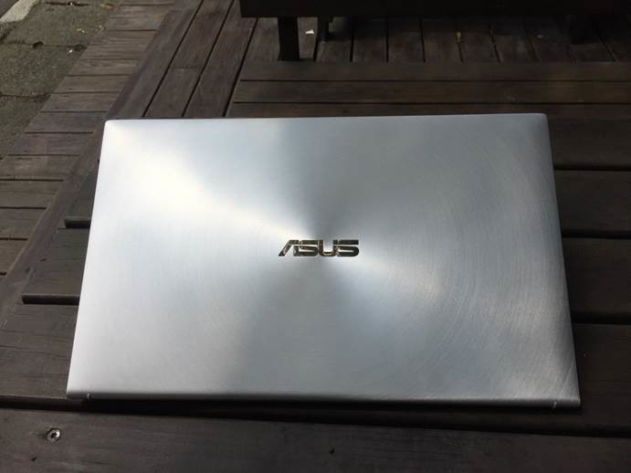 上班、進修都很方便的輕薄大筆電 ASUS Zenbook UX534-冰柱銀開箱