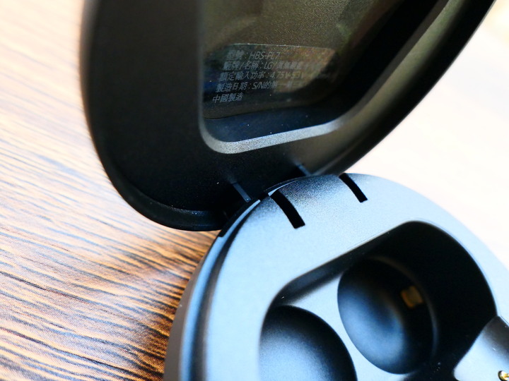 [開箱評測]LG TONE Free 半開放式 真無線藍牙耳機（FL7）～英國Meridian音響技術加持～