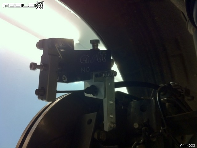 後輪改裝多活塞卡鉗，手煞車問題