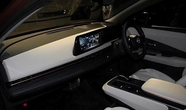 【快訊】Nissan Ariya EV 量產車型 完整洩漏