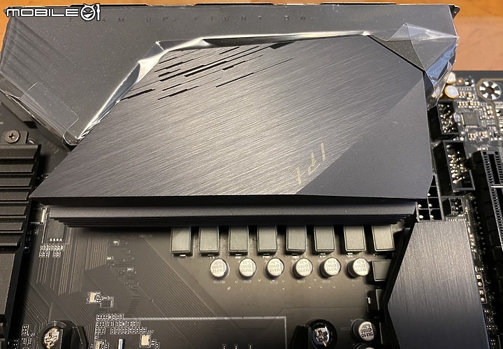 點我看大圖 R3與i3性能對決,夏日升級PC組裝篇 AORUS B550M PRO B460M PRO 開箱