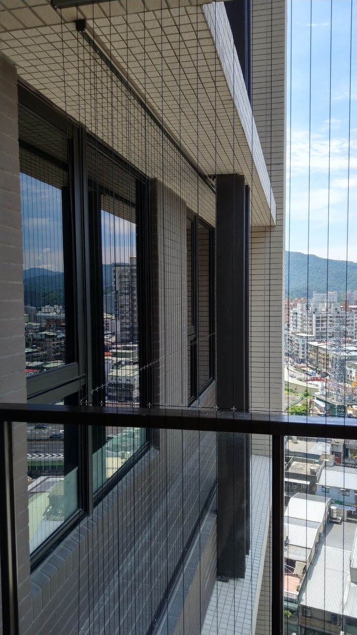 汐止某新建案新房 – 大樓必備之隱形鐵窗開箱分享