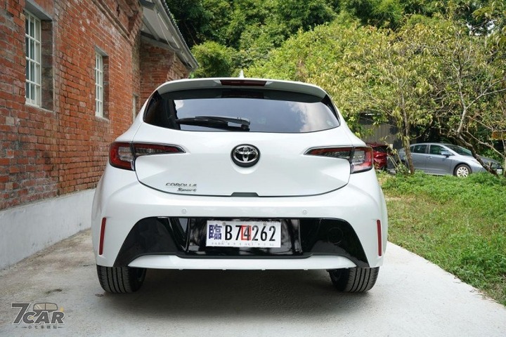 頭文字「C」Toyota Corolla Sport 旗艦版試駕~~那個c 有點帥