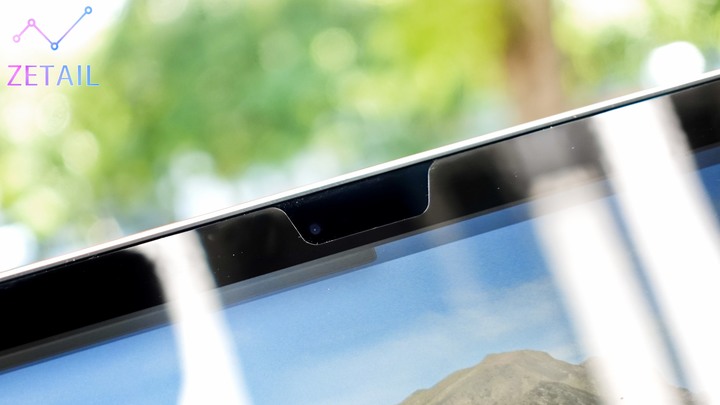 Moshi iVisor 霧面防眩光、Umbra 防窺 MacBook Pro 螢幕保護貼 開箱體驗:隨時隨地,享受舒適筆電使用體驗