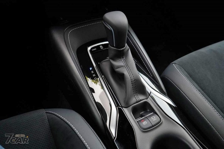 頭文字「C」Toyota Corolla Sport 旗艦版試駕~~那個c 有點帥