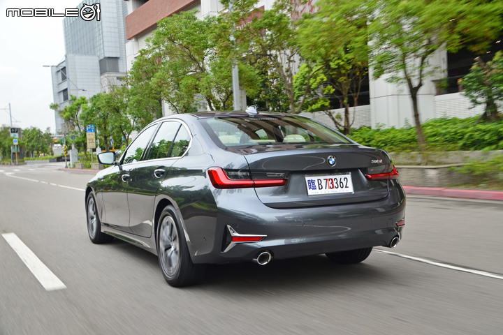 BMW 318i Luxury 試駕,內斂低調卻又讓人愛不釋手!