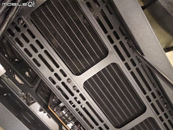 真勇者開箱TT Floe DX RGB 360一體式水冷散熱器