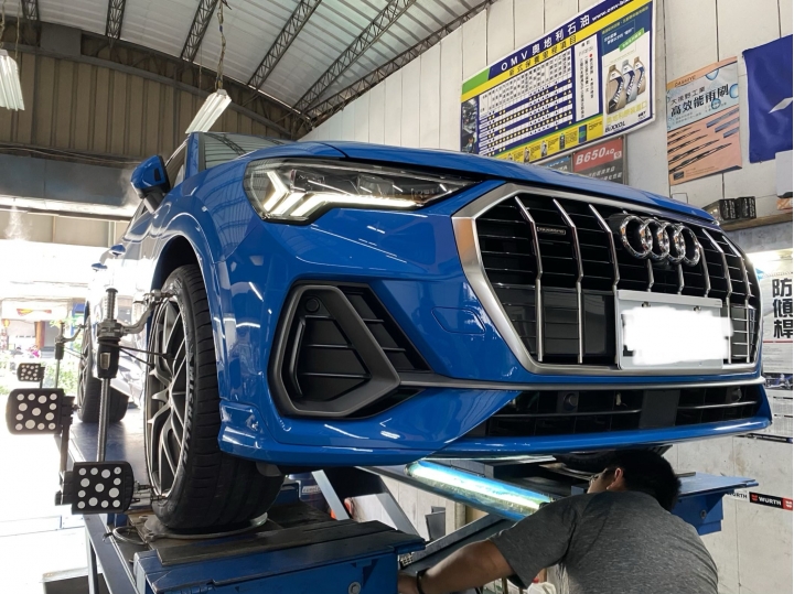 Audi Q3 40TQ 我是來照鏡子，不是來定位的～