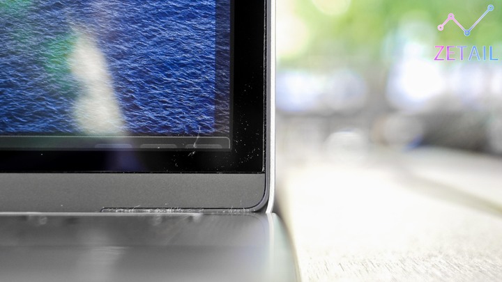Moshi iVisor 霧面防眩光、Umbra 防窺 MacBook Pro 螢幕保護貼 開箱體驗:隨時隨地,享受舒適筆電使用體驗