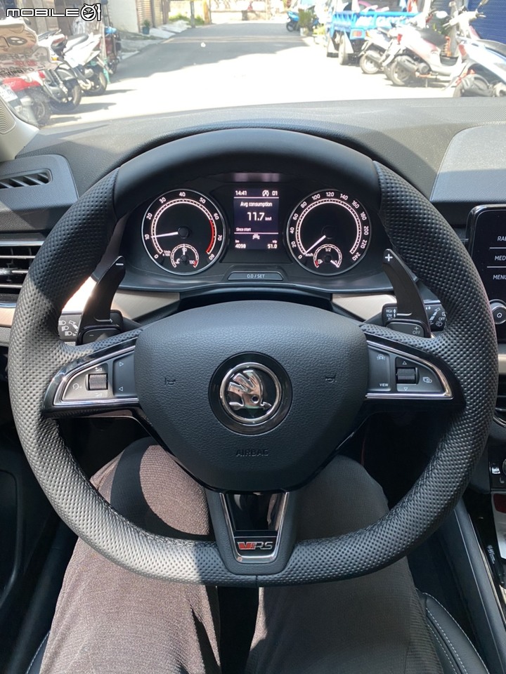 揮別舊愛,踏上綠階梯--Skoda Scala 1.0TSI 開箱!